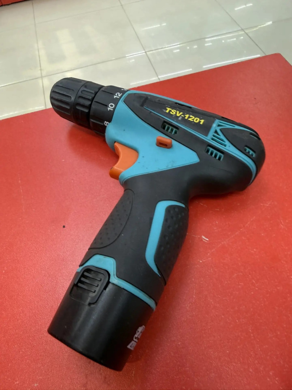 Шуруповерт Makita 6261D