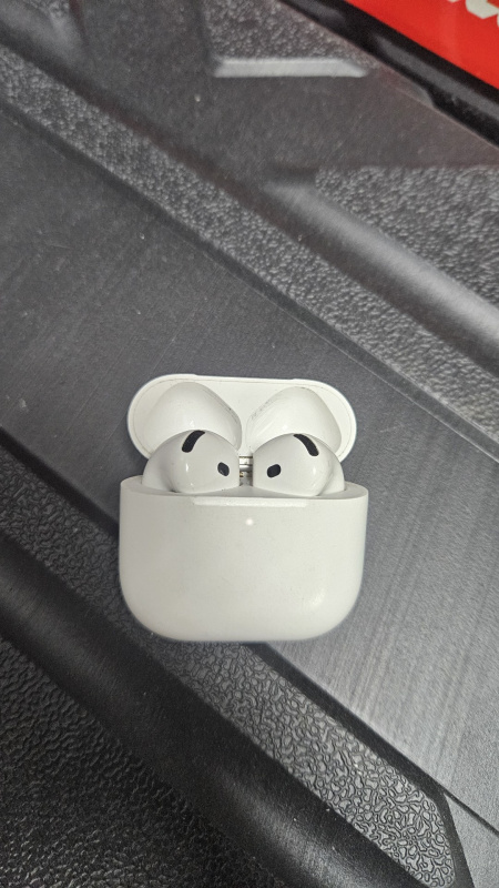 Наушники Apple AirPods 4