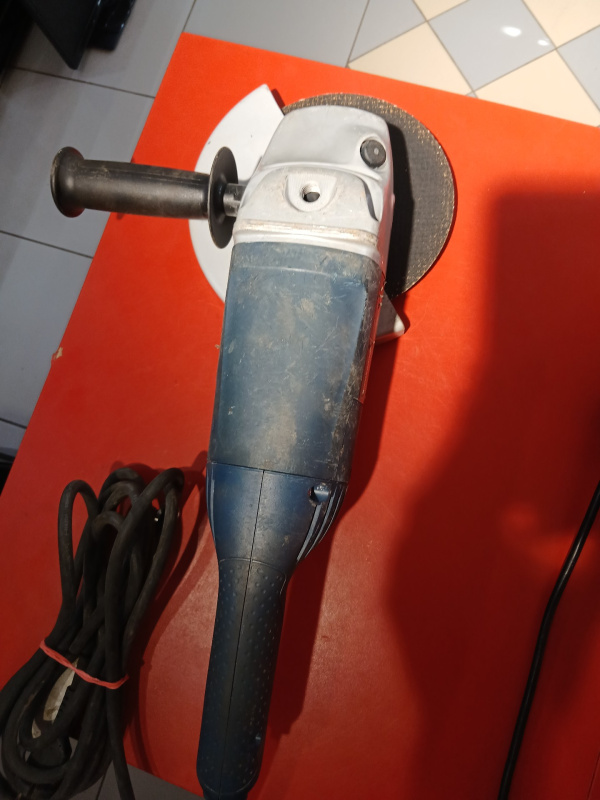 Болгарка Hanskonner HAG24230ECH